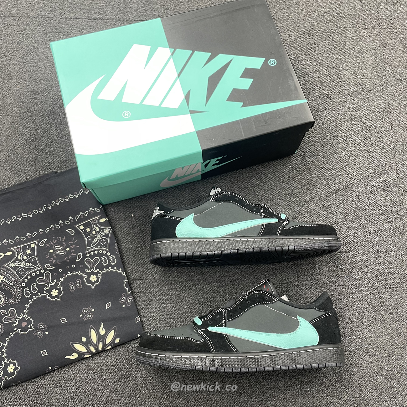 Air Jordan 1 Low Dazzles With Tiffany Cus Travis Dm7866 311 (7) - newkick.app